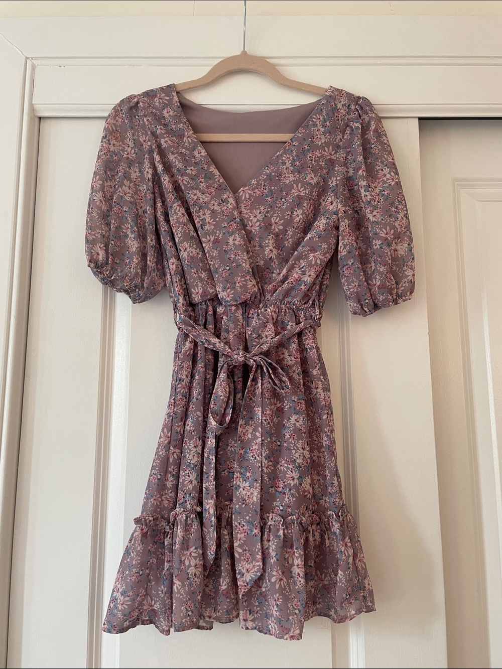 Mauve Pink Floral Tie-Waist Puff Sleeve Dress